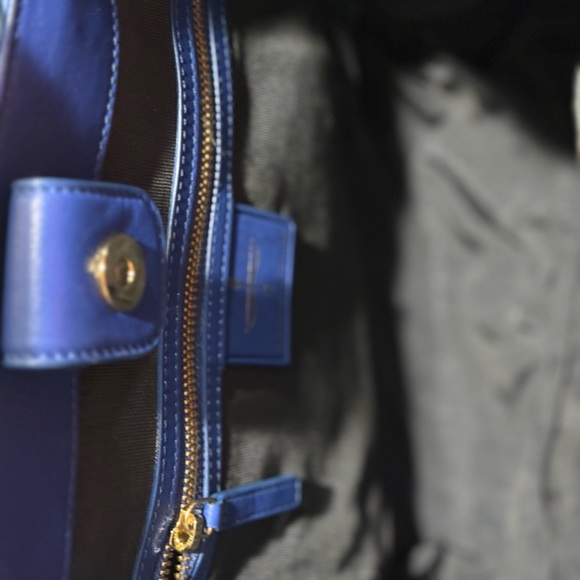 Pour La Victoire Tote - Picture 11 of 11